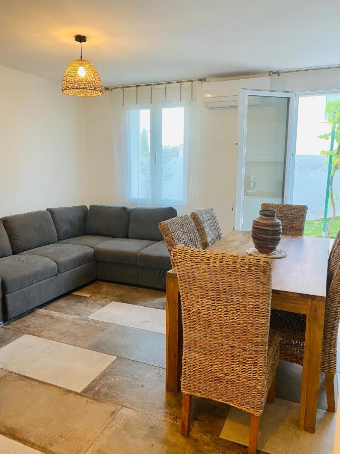 Almanarre Apartment อิแยร์ ภายนอก รูปภาพ