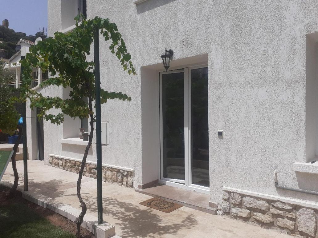 Almanarre Apartment อิแยร์ ภายนอก รูปภาพ